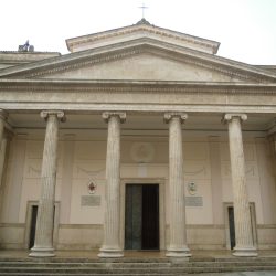 Isernia - Cattedrale di San Pietro Apostolo